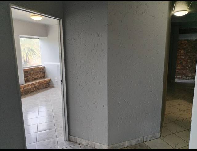 2 bed property to rent in GLENVISTA